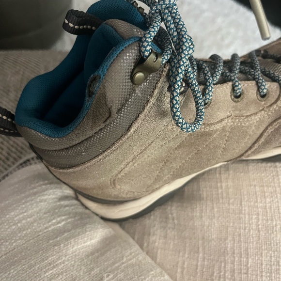 Columbia women’s hiking boots - Picture 4 of 4